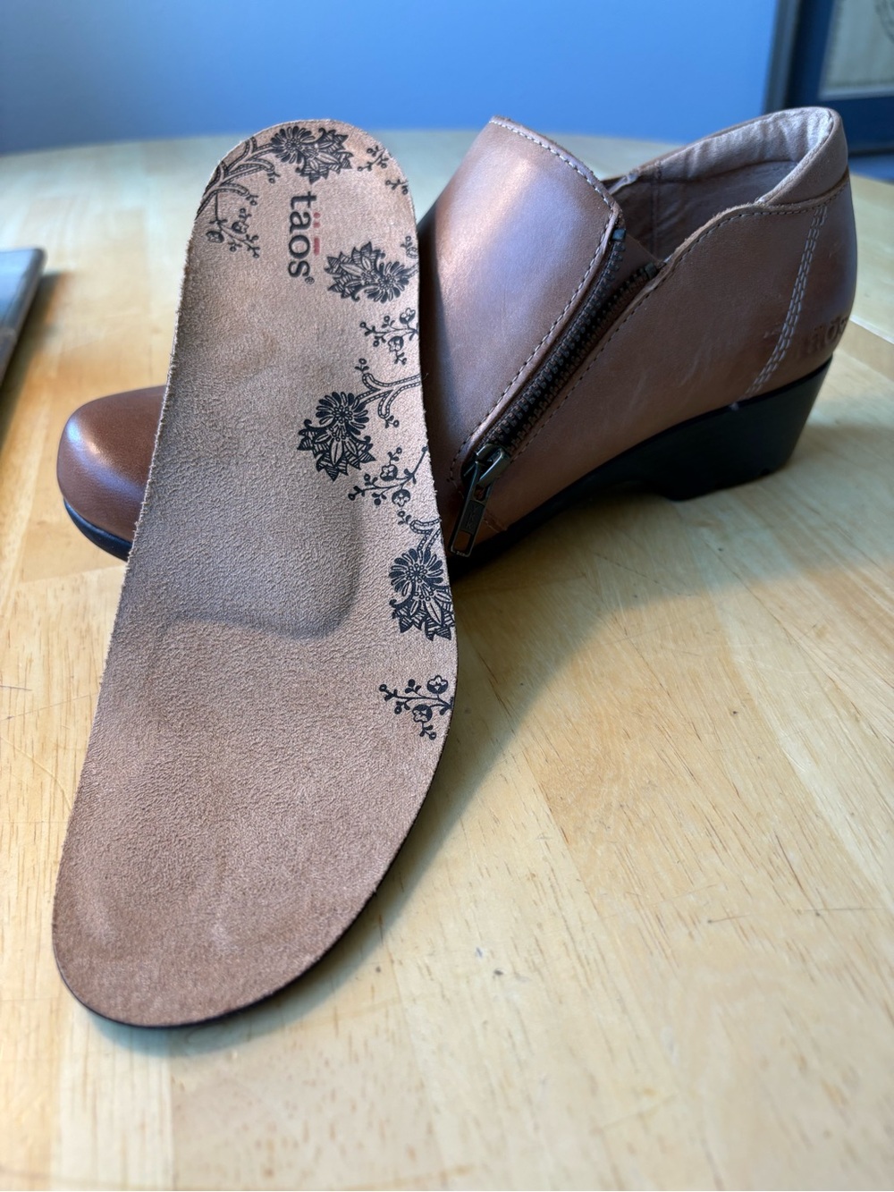 TAOS NWOT Daily Ankle Boot in Caramel Leather YKK Zip-Accent 1.5” Block Heel 7.5 - Picture 12 of 14